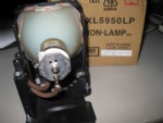 Mitsubishi VLT-XL5950LP projector replacement lamp bulb